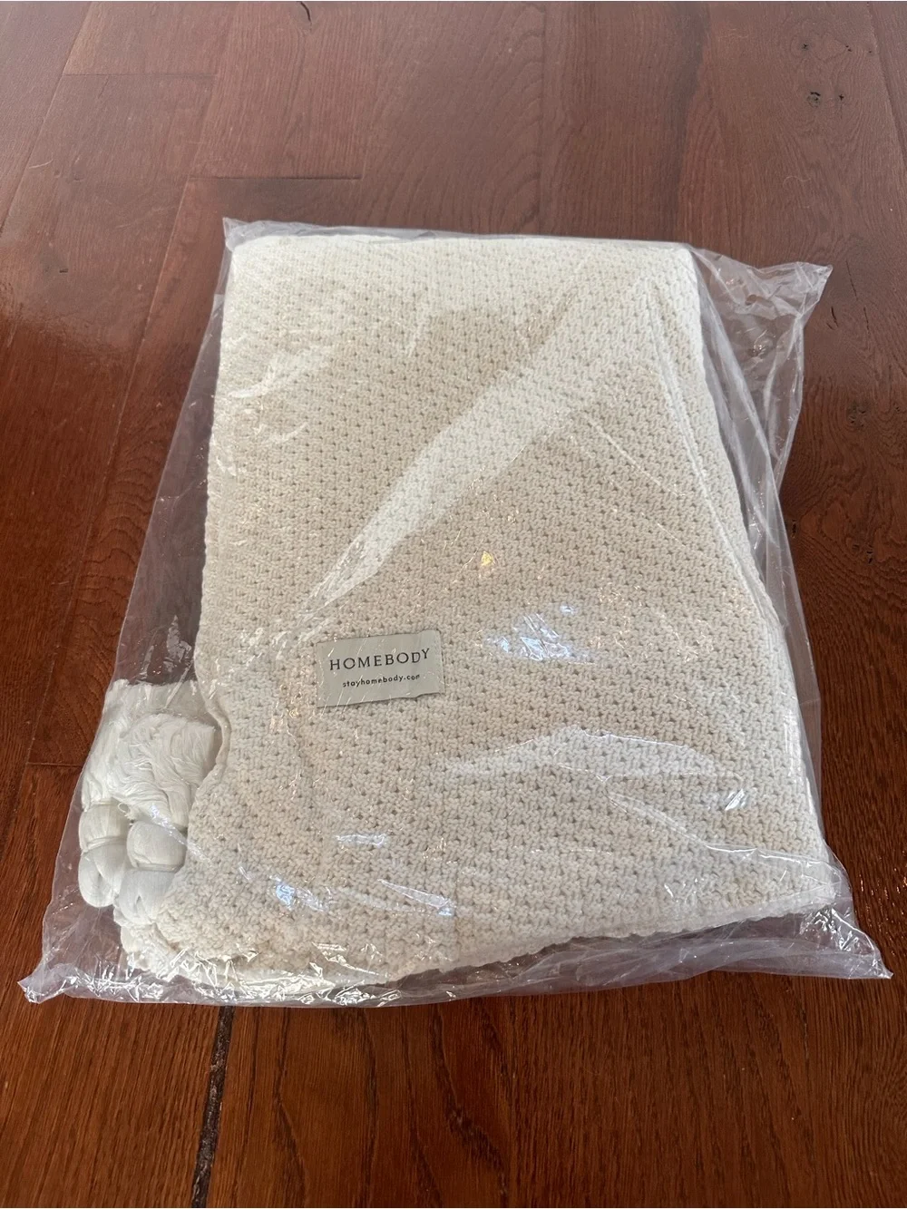 Lightweight Fringed Blanket, Ultra-Soft and Comfortable Plush Knitted Blanket